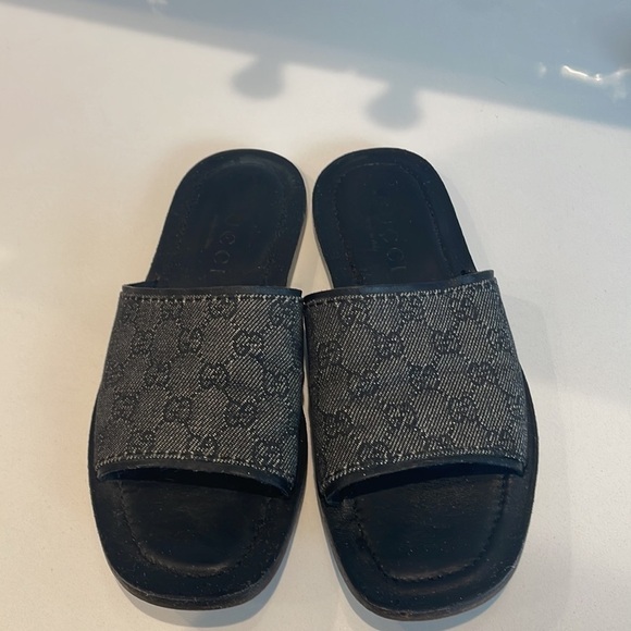 Gucci Men’s Black Leather Slides—GREAT LOOKING!! Leather & Fabric Logo—Size 6 - Picture 1 of 9